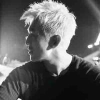 Vương Bảo Trung .