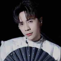 Lê Quang Hùng(nam chính)