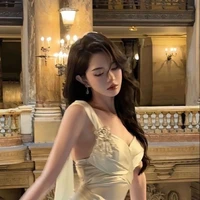 Cát Minh Nguyệt (mẹ nu9)