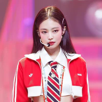 Kim Jennie_Em