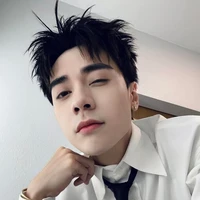 q.hùng
