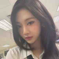 Ning Yizhuo ( em )