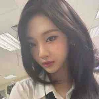 Ning Yizhuo ( em )