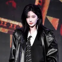Vương Dịch //Cô//
