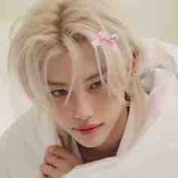 Lee Yongbok (16 tuổi)