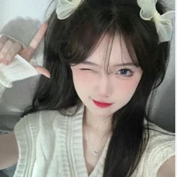 Lý Thiên Thiên ( em họ cô)