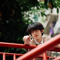 Quan Tuấn Thần(@GJChen)