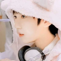 Hạ Tuấn Lâm(lúc nhỏ )