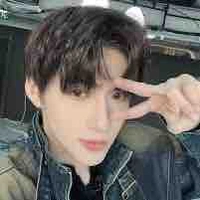 Huỳnh Hoàng Hùng ( Gem sữa )