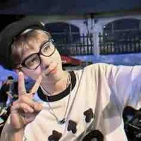 Lê Quang Hùng (phone)