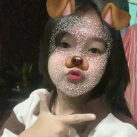Bé Ri mới lên 12 tủi