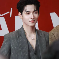 Huỳnh Hoàng Hùng{°Gem°}