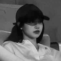 Lalisa Manolban ( cô )