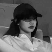 Lalisa Manolban ( cô )