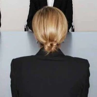 Người phỏng vấn 3