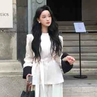 Nam Ahyun (cô giáo)