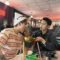 tác giả xinh gái