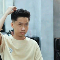 Vương Thuyên ( Yiwei )