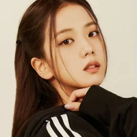 Kim Jisoo - Cô
