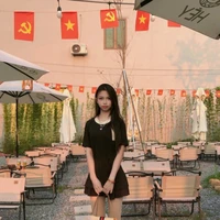 Tác giả inh gái