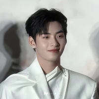 Hùng Huỳnh