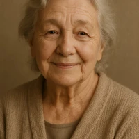 Nguyễn Thị Kim Loan (bà nội anh).