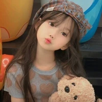 Phó Anh Thư(cj gái nu9 lúc nhỏ)