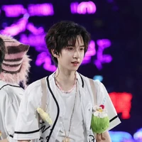 Hạ tuấn lâm