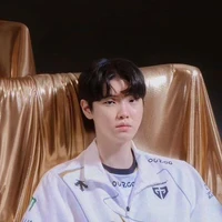 Jeong Jihoon ( Chovy)🐱