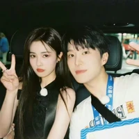 Mỹ nữ xinh đẹp nhưng hơi tẻn:)