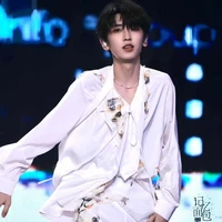 Tả Kỳ Hàm • cậu