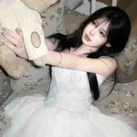 Tiểu Ngọc (bottom)