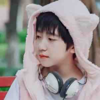 Hạ Tuấn Lâm- hồi nhỏ