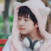 Hạ Tuấn Lâm- hồi nhỏ