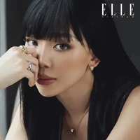 Nguyễn Khoa Tóc Tiên(chị)