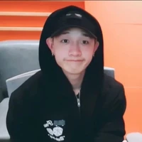 Con tác giả đẹp gái