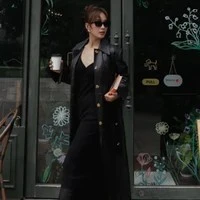 Ái Phương ( ba cô)