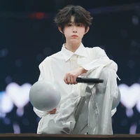 Trần Dịch Hằng(@CYHeng)