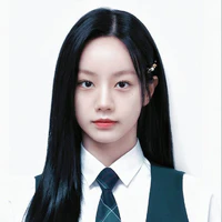 Lee Hyeri • [ Cô ]