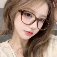 Mạn Khả Vy (V)
