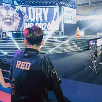 Phạm Vũ Hoài Nam/red