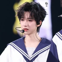 Hạ Tuấn Lâm-Em