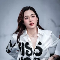 Lingling Sirilak Kwong_Cô