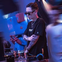 Bùi Thế Anh-Andree Right Hand