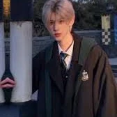 Vương Gia Khánh ( bạn thân nam9)