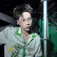 Lê Quang Hùng (phone)