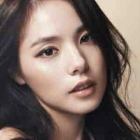 Min Hyo-rin 