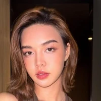 Anada Prakobkit- chị