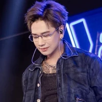 Hoàng Kim Long - Lou Hoàng