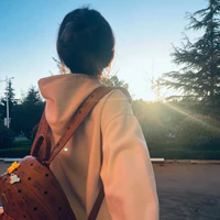 Hạ Băng- người hầu riêng của em